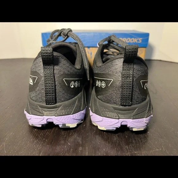 Brooks Cascadia 18 Trail Running Shoes Sneakers Ebony/Lavender/Copper Womans 12